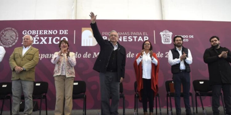 Promete AMLO dejar uno de los mejores sistemas de salud del mundo
