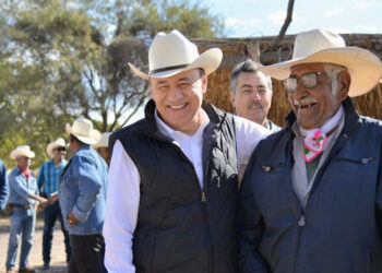 Impulsa Gobernador Durazo desarrollo integral agrícola y de salud de pueblos yaquis