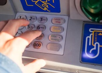 Alerta por ‘tarjetas blancas’, ¿qué son y cómo evitarlas?