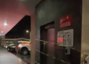Lesionados por caída de elevador en Monterrey