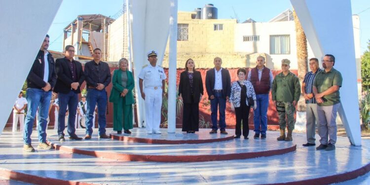 Celebra Ayuntamiento de Guaymas Día de la Bandera.