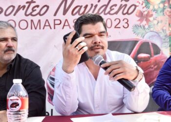 Gana Norma Hernández automóvil attitude 2024 de Rifa de OOMAPASN