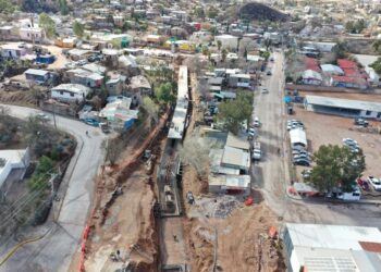 Construye mano de obra nogalense el embovedado de la Avenida Tecnológico