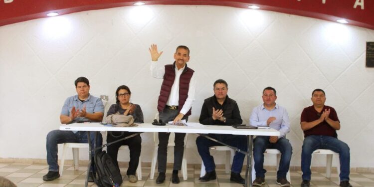 Fructífera reunión entre buzos, pescadores y funcionarios de los gobiernos estatal y municipal