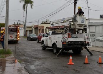 Atiende Departamento de Bomberos de Hermosillo fuga de gas en Villa del Sol