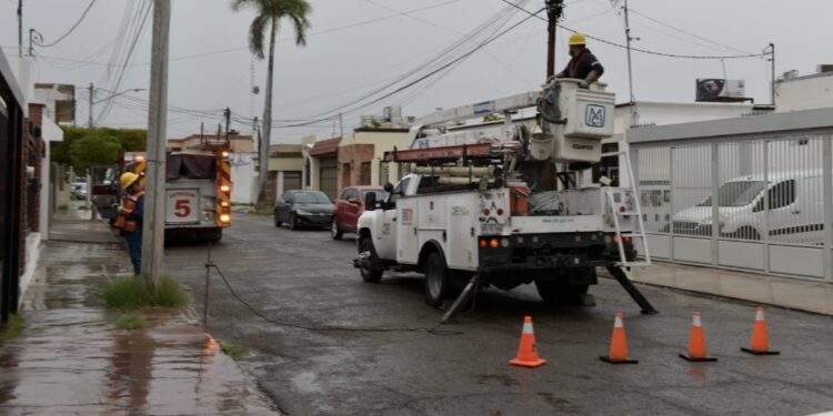 Atiende Departamento de Bomberos de Hermosillo fuga de gas en Villa del Sol