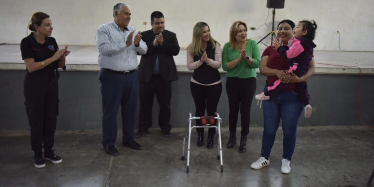 Beneficia Dif Navojoa A Colonos De La Ampliación Beltrones Con Feria De Servicios