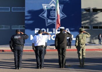 Llevan A Cabo En La Corporación Policial Lunes Cívico