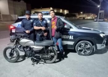 Agentes De La Sspm Recuperan Motocicleta Robada Y La Entregan A Su Dueño