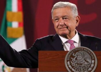 Reforma zedillista desplomó jubilaciones al 25% de los salarios: AMLO