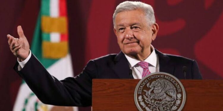 Reforma zedillista desplomó jubilaciones al 25% de los salarios: AMLO