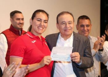 Estimula Gobernador Durazo a más de 450 atletas sonorenses con becas deportivas
