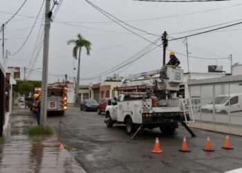 Atiende Departamento de Bomberos de Hermosillo fuga de gas en Villa del Sol
