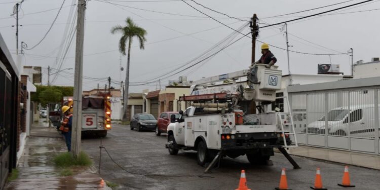 Atiende Departamento de Bomberos de Hermosillo fuga de gas en Villa del Sol