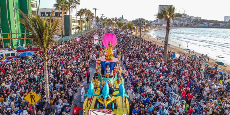 Carnaval de Mazatlán rompe récord de asistencia
