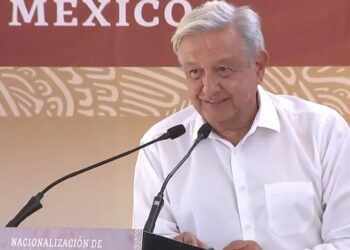 Encabeza López Obrador ceremonia de nacionalización de 13 centrales de energía eléctrica