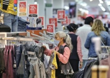 Se desacelera consumo en México a finales de 2023: Inegi