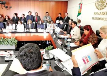 Senadores y diputados debatirán en los foros; iniciativas presidenciables