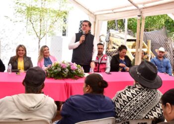 Inauguran Elías Retes y presidenta del DIF comedor comunitario en Pueblo Mayo