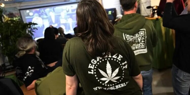 Alemania legaliza el consumo recreativo de la mariguana