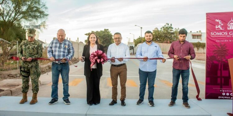Participa Doctora Karla Córdova González en entrega de obra en el Fraccionamiento Luis Donaldo Colosio.