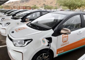 Hermosillo se consolida como ciudad verde: entrega 29 vehículos eléctricos e inaugura electrolinera