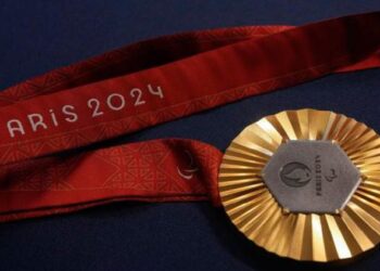 París 2024 dará medallas con un fragmento de la Torre Eiffel