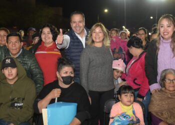 Entrega Toño Astiazarán rehabilitación con concreto hidráulico de avenida Navojoa