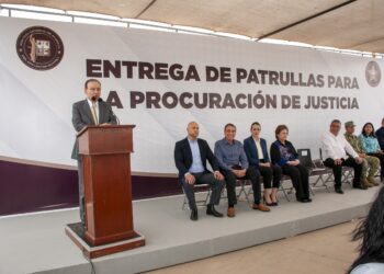 Entrega gobernador Alfonso Durazo patrullas para fortalecer labor de la FGJES