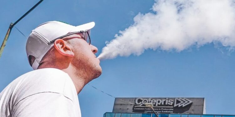 Apoya Cofepris reforma para prohibir vapeadores