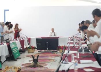 AMLO y Evelyn Salgado se reúnen en Acapulco, Guerrero