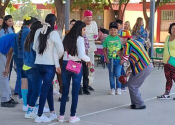 En Huatabampo celebran el día mundial del teatro 2024