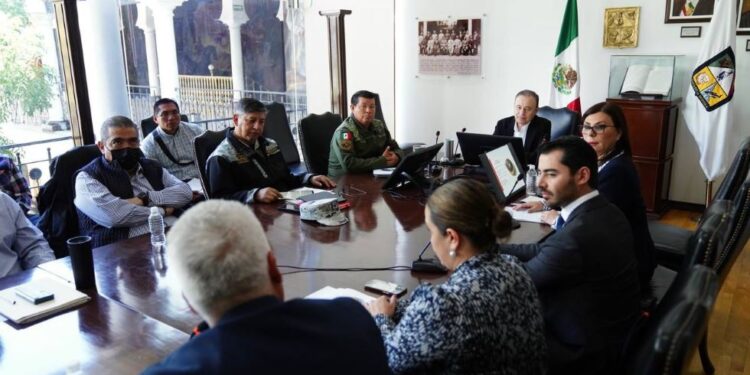 Atiende Gobernador reunión con gremio de transportistas de carga en la entidad