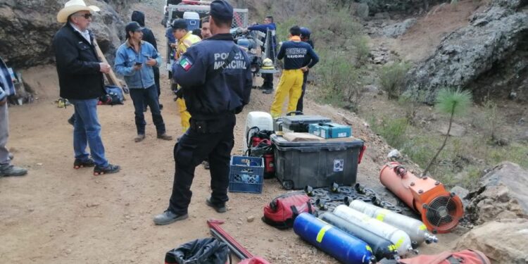 Auxilia protección civil Navojoa en contingencia de mina en Chihuahua