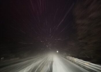 La carretera Cananea – Imuris permanece cerrada debido a la intensa nevada