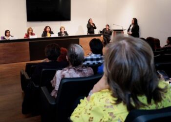 Presentan libro  “PRIMER PARLAMENTO DE MUJERES EN SONORA