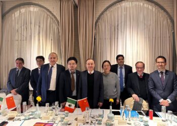 Atiende Gobernador en China proyectos de energía digital y de acumuladores
