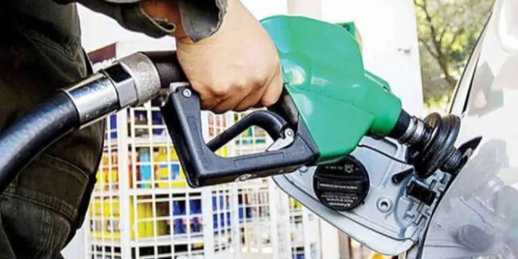Ingresos por gasolinas están lejos de la meta; reporte de Hacienda