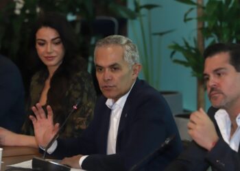 Propone Mancera prohibir uso de celular al momento de emitir el voto