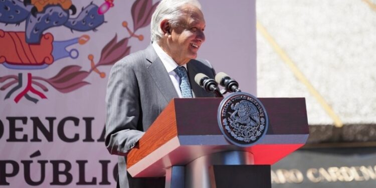 Rescatar Pemex, la estrategia correcta, recalca el Presidente