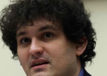 Dan 25 años de cárcel al ‘rey de las criptomonedas’ Sam Bankman-Fried