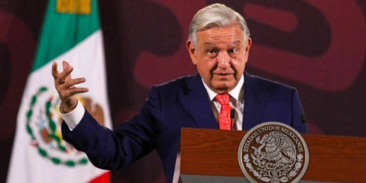 Acusa López Obrador abuso de autoridad en nuevo caso de Normalista de Ayotzinapa