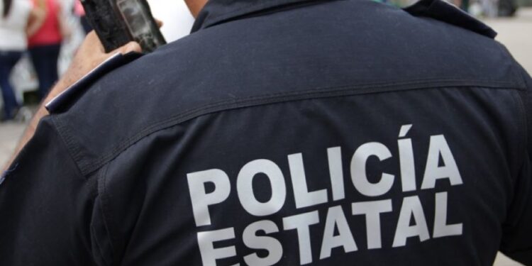 Detiene Policía Estatal a un hombre por violencia familiar e incauta arma de fuego