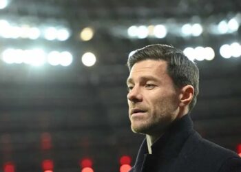 Xabi Alonso entierra ilusiones de ‘grandes’; se queda en el Bayer
