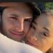Ariana Grande está oficialmente divorciada de Dalton Gomez y deberá pagarle un millón de dólares