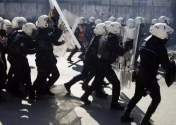 Detienen a periodista de AFP en Estambul; iba a grabar el Año Nuevo kurdo