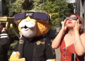 La SSC de la CDMX pone a la venta lentes especiales para ver el eclipse solar 2024