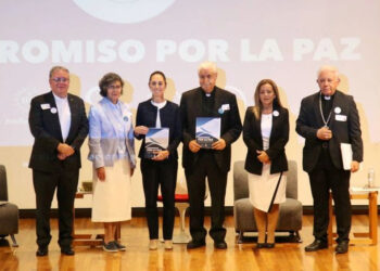 ”TRABAJEMOS JUNTOS EN LA CONSTRUCCIÓN DE LA PAZ”: CLAUDIA SHEINBAUM llama al EPISCOPADO MEXICANO a conjuntar esfuerzos por un México MÁS JUSTO Y MÁS SEGURO
