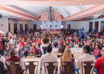 Celida y Froylán invitan a jubilar a Manlio y sumarse al Plan C