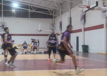 Emocionantes partidos en semifinales de basquetbol